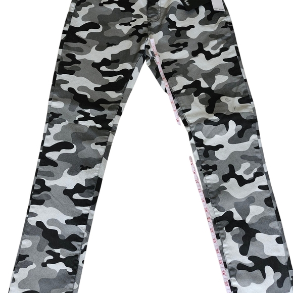 Camouflage Slim Taper Fit Jeans - Picture 4 of 11